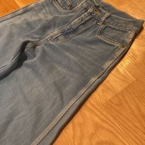 Vintage wide leg Brittania Jeans in amazing condition! Would best fit a 24-25.